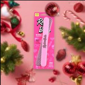 REVLON x BARBIE - Limited Edition Be Unique
2 Nail File Set